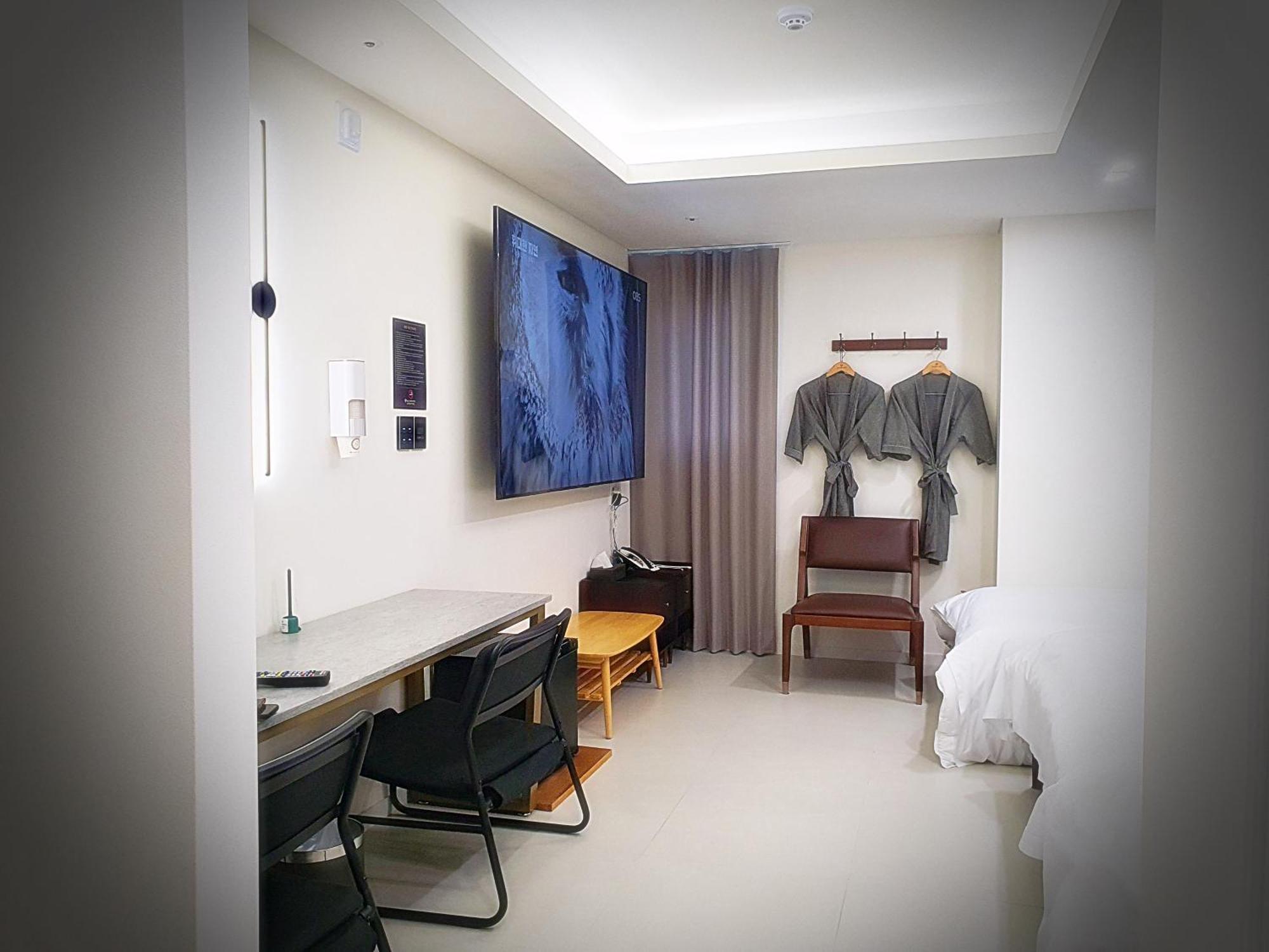 Bluebird Hotel Incheon Exterior photo