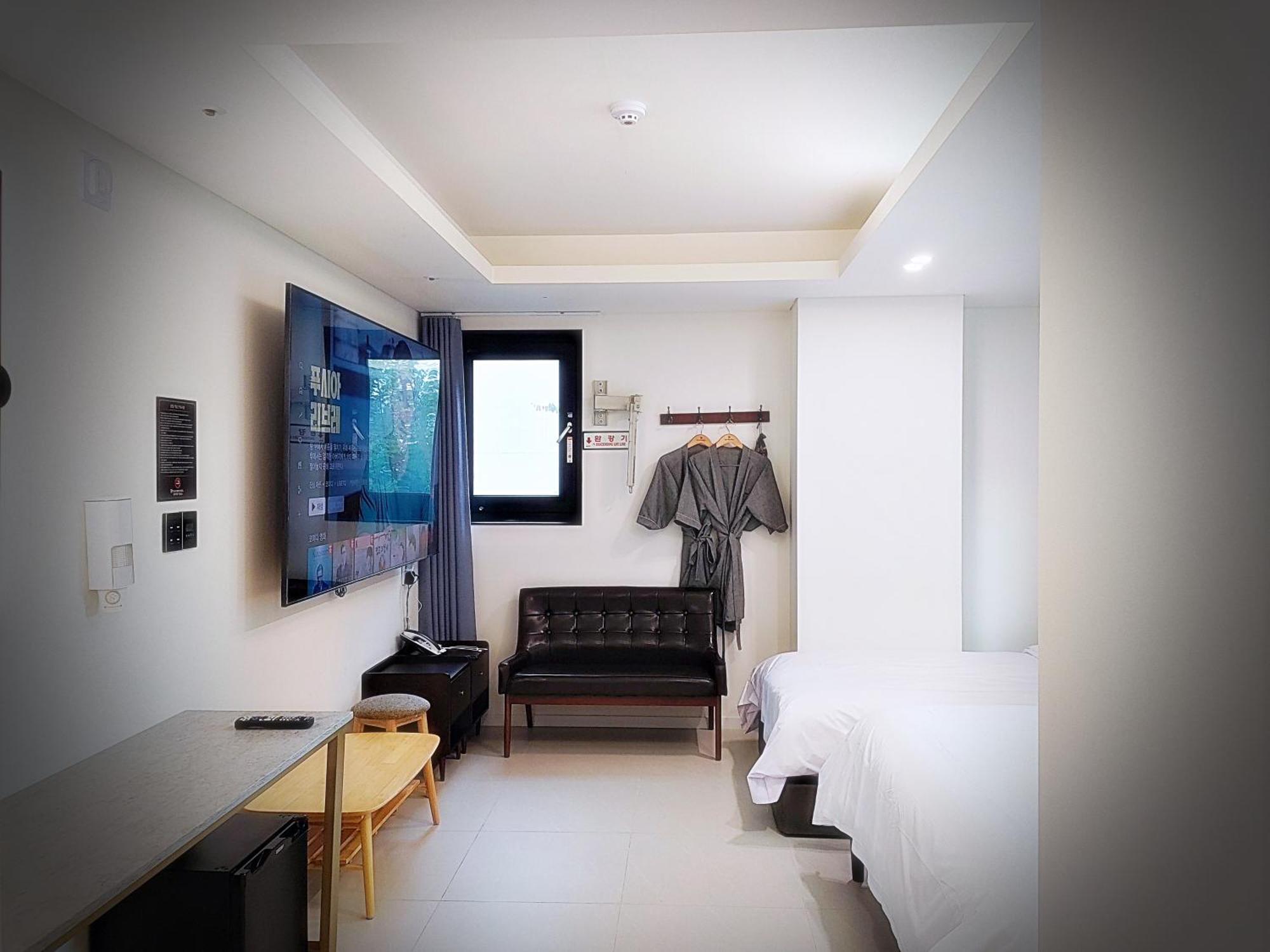 Bluebird Hotel Incheon Exterior photo