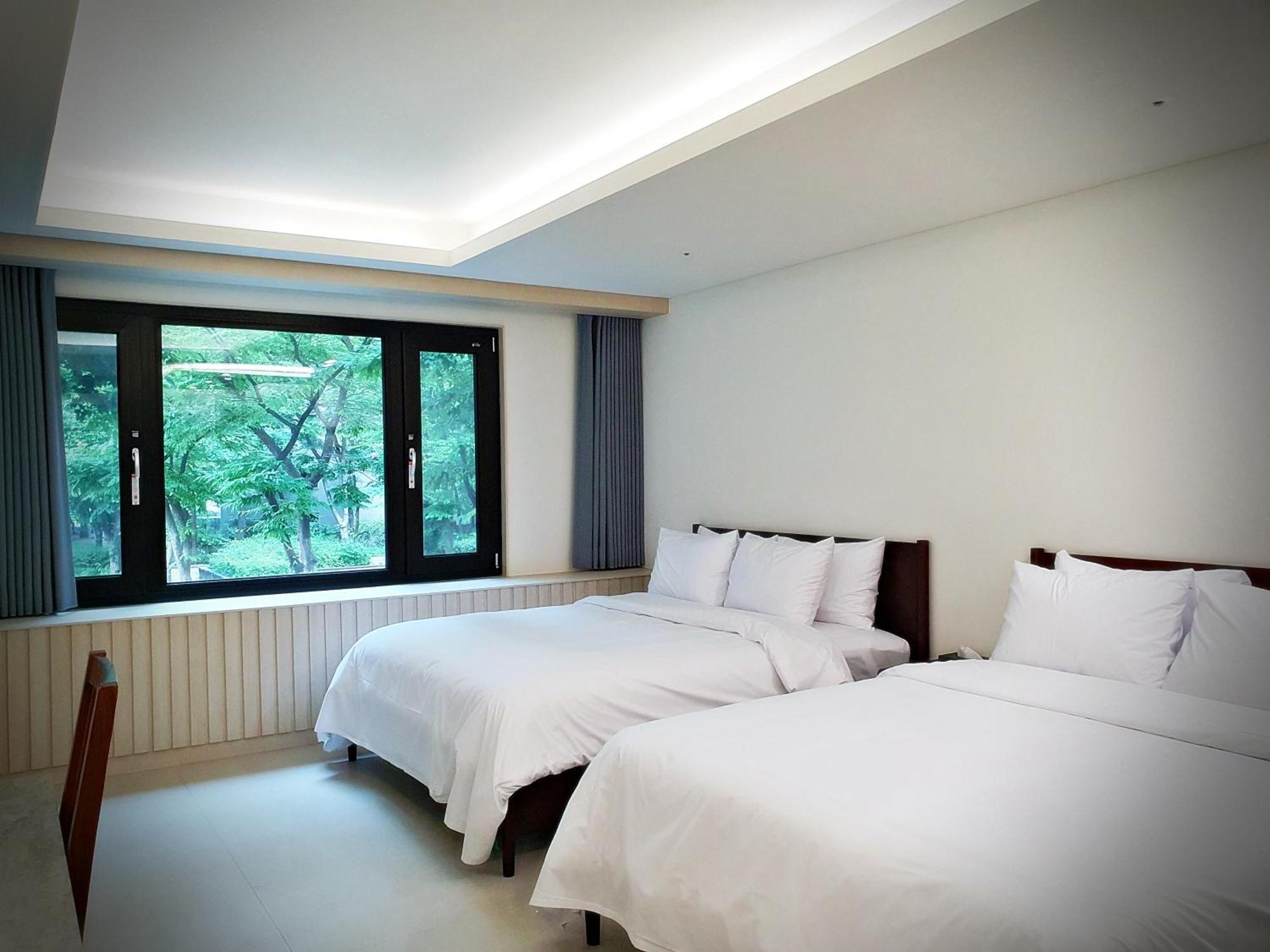 Bluebird Hotel Incheon Exterior photo