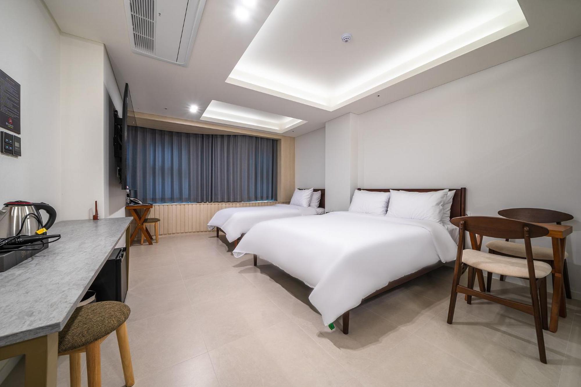 Bluebird Hotel Incheon Exterior photo