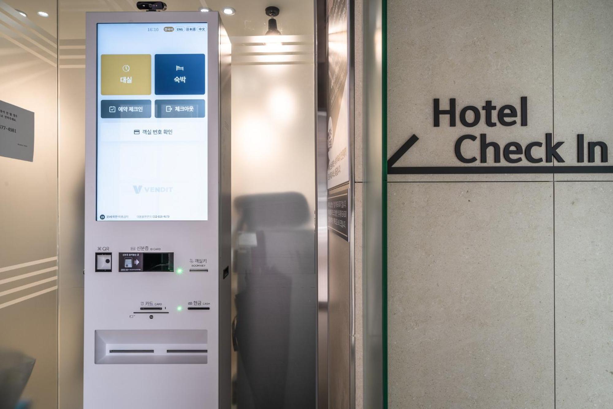 Bluebird Hotel Incheon Exterior photo