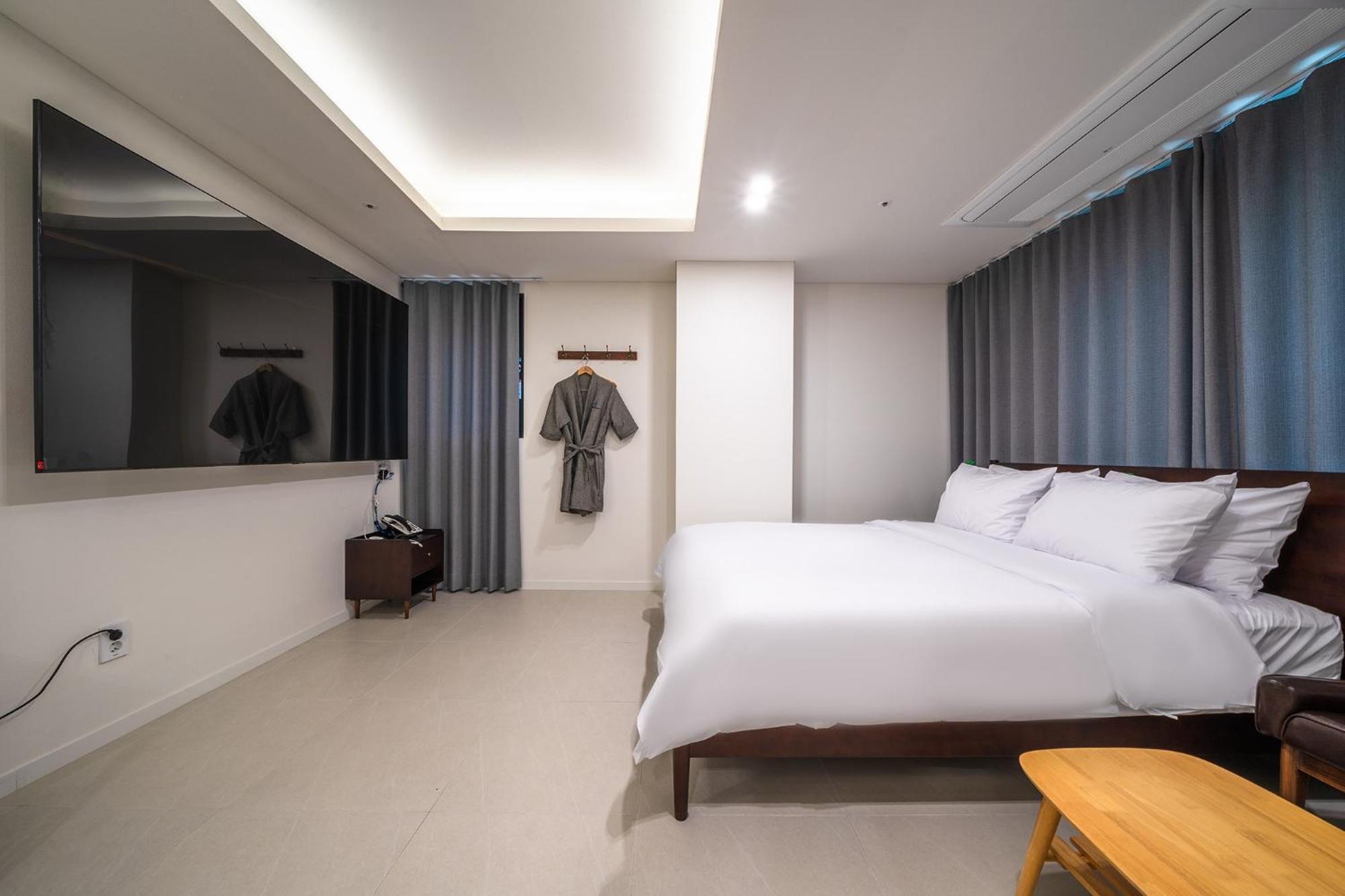 Bluebird Hotel Incheon Exterior photo