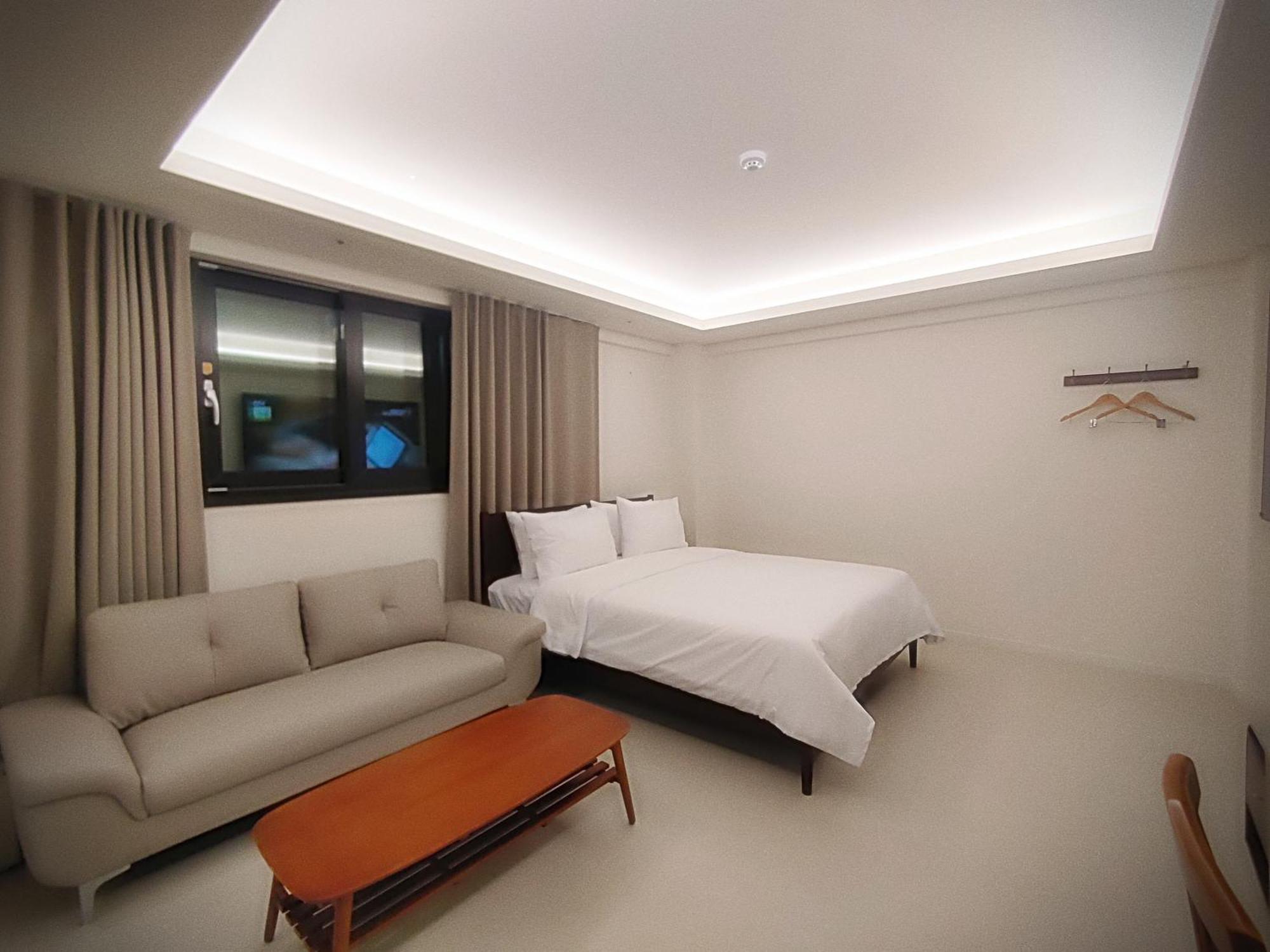 Bluebird Hotel Incheon Exterior photo