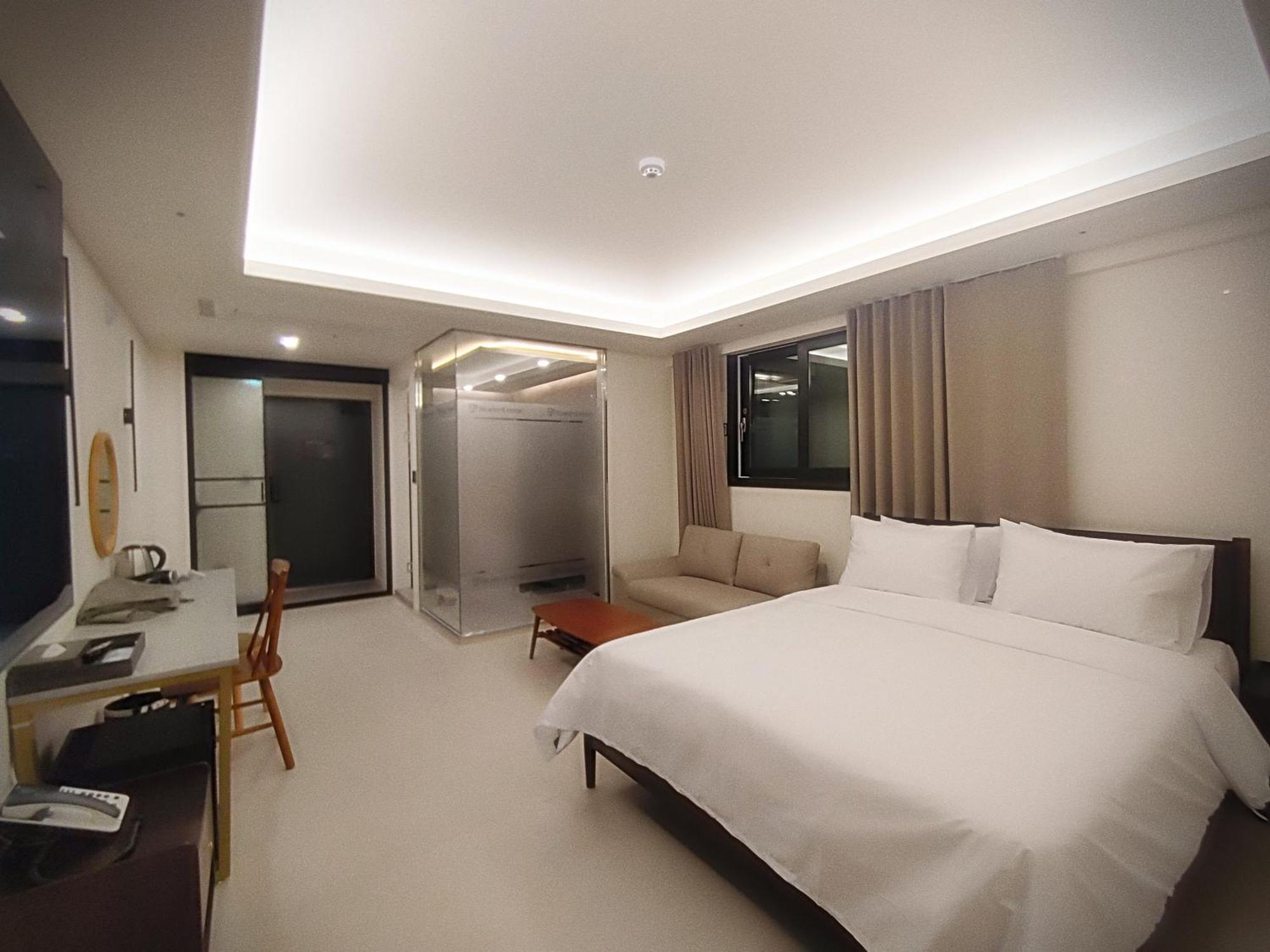 Bluebird Hotel Incheon Exterior photo