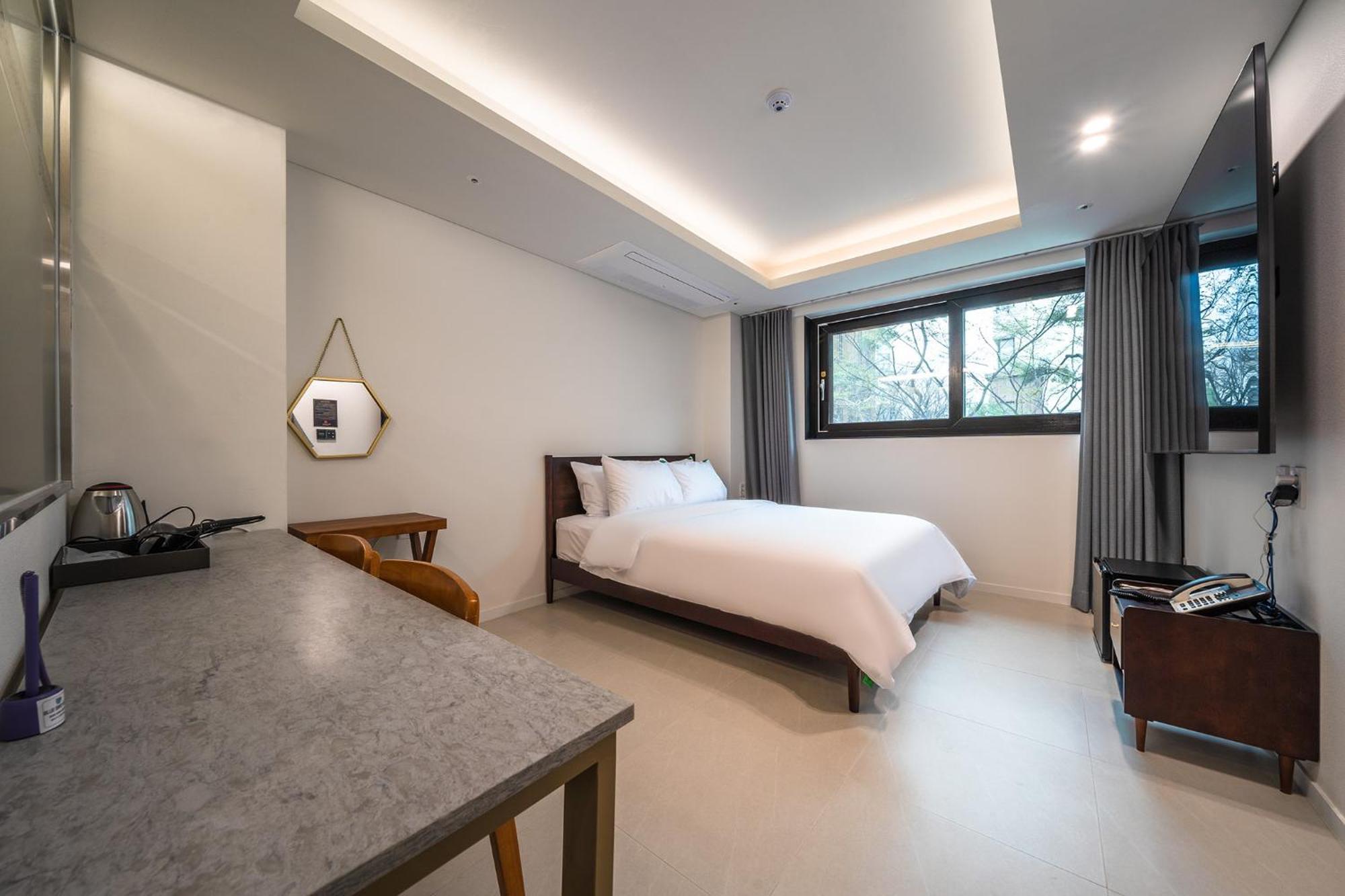 Bluebird Hotel Incheon Exterior photo