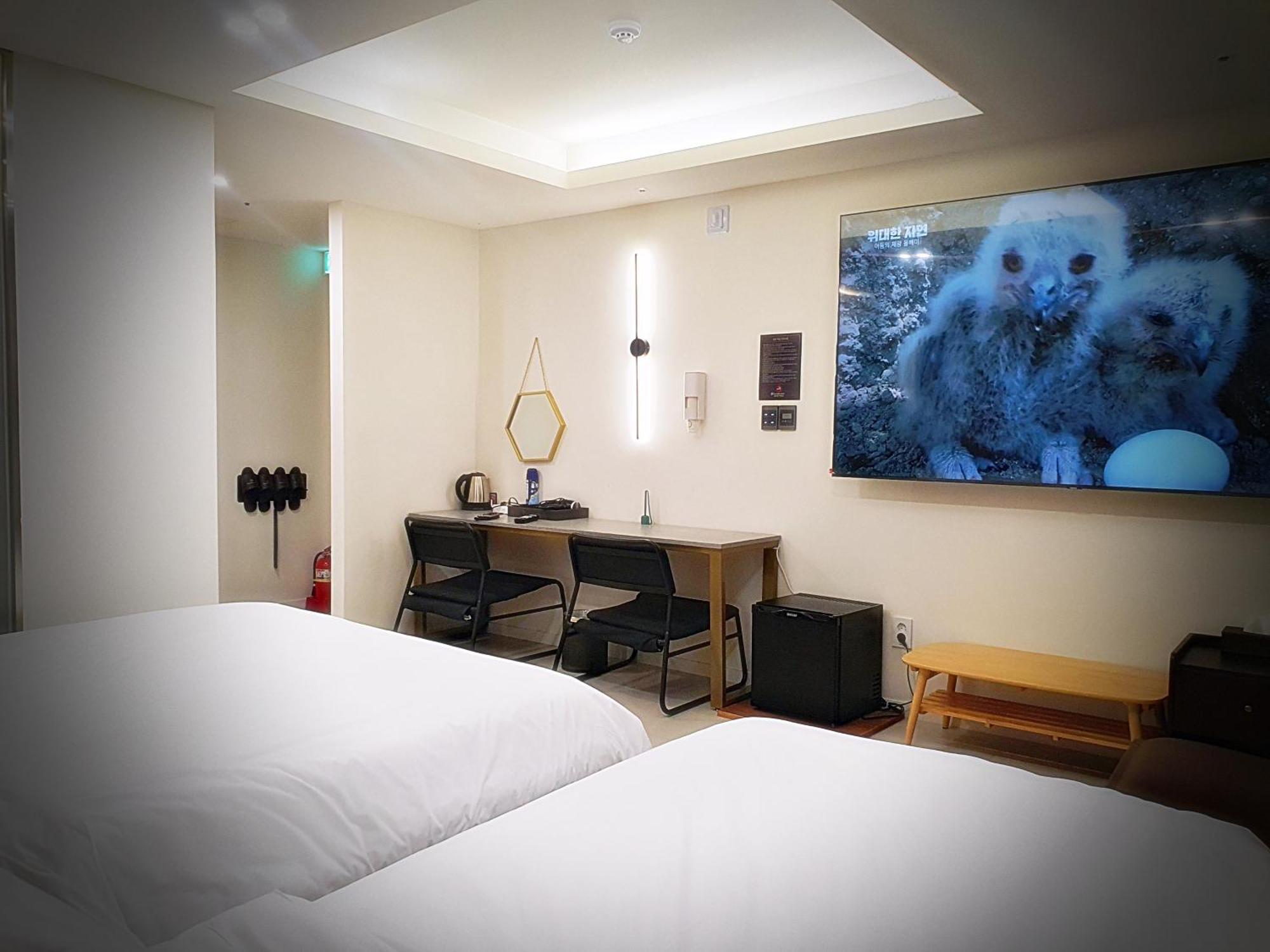 Bluebird Hotel Incheon Exterior photo